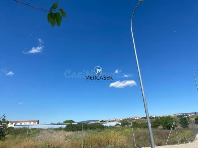 Terreno urbano para construir en venta en c. la aceña sector - foto 2