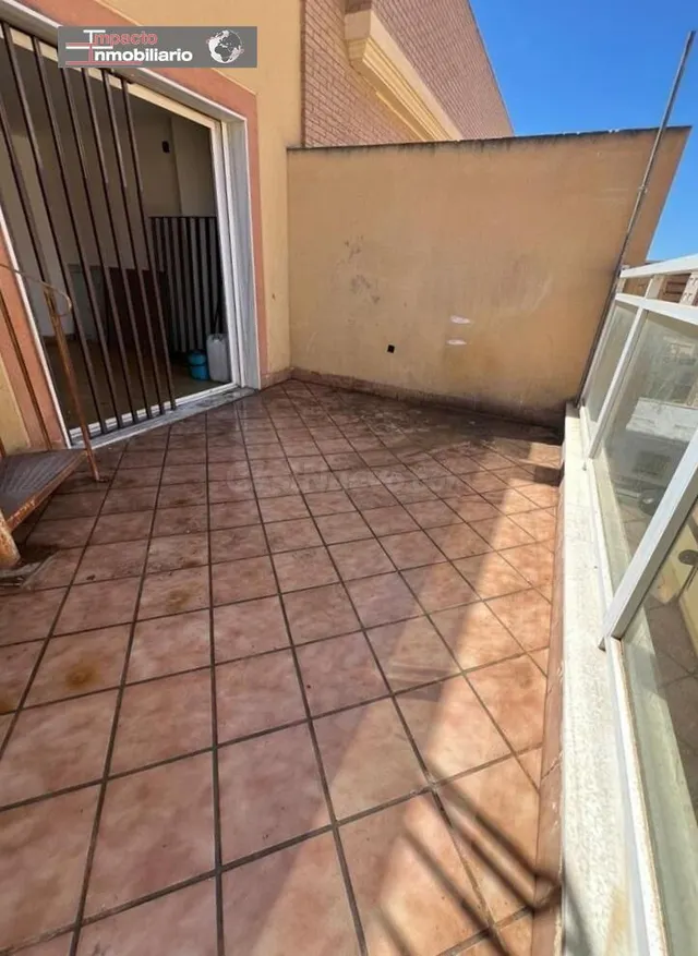 Atractivo piso en El Ejido Norte a un excelente precio - foto 3