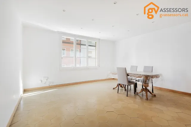 EXCLUSIVO PISO DE 133M2 CON 5 habitaciones — 2