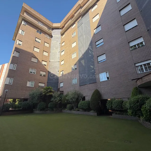 Urbanizacion privada con piscina, 4 dormitorios, 2 baños y posibilidad de adquirir una plaza de garaje doble — 3