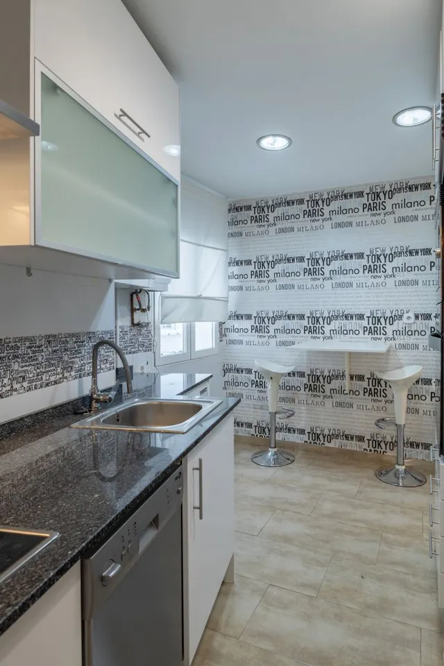 PISO DE TRES habitaciones GUINDALERA — 24
