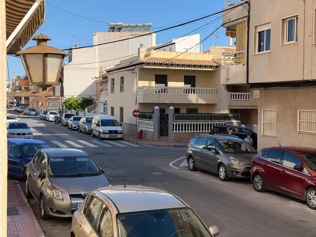 Edificio Galeon. Apartamento para reforma con excelente potencial de inversión + 2 amplias terrazas + piscina comunitaria — 11