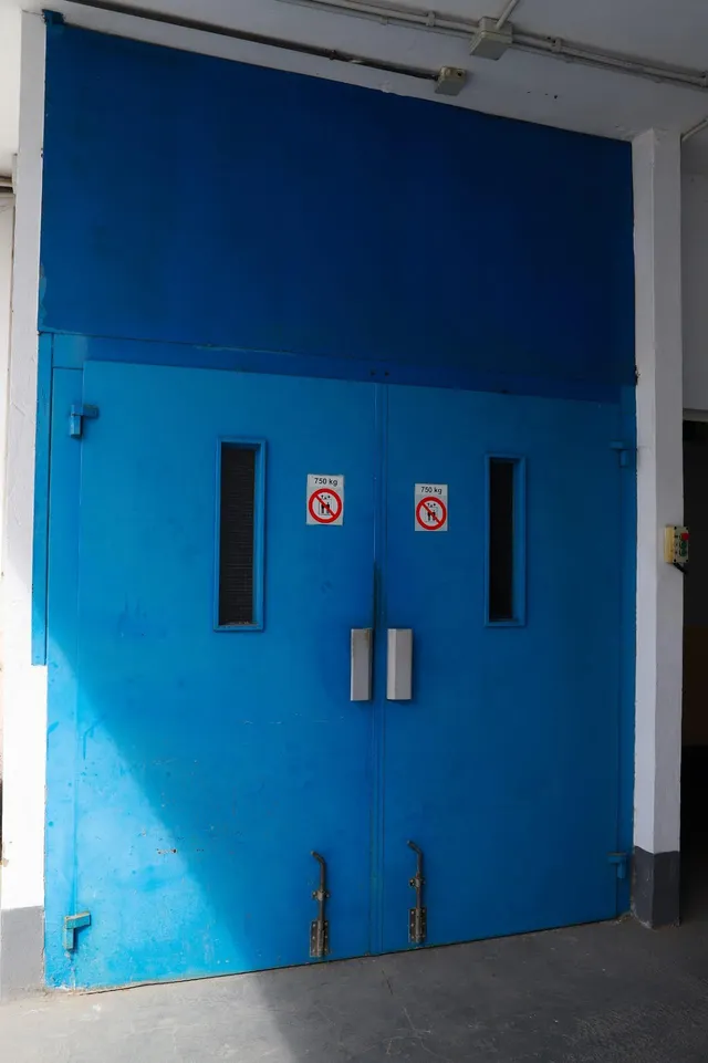 Oportunidad en El Secadero: Cuidado Local / Oficina Reformado de 87 m2 Útiles con Montacargas y Excelente Conexión — 12