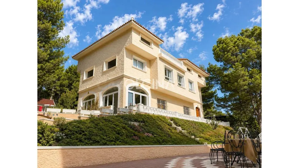 Exquisita Villa en Urbanización Bon Aire, Tibi - €540,000