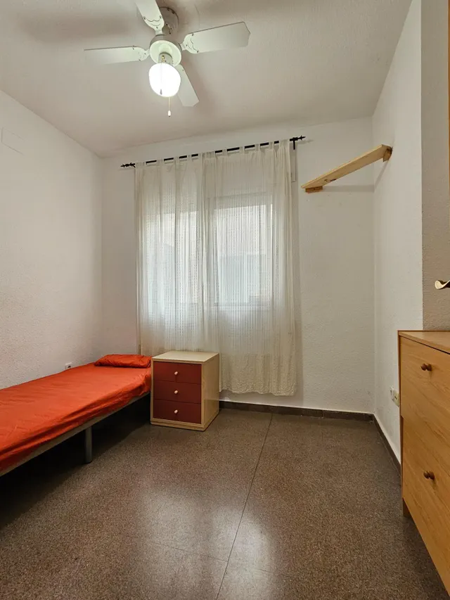¡Luminoso piso con garaje y trastero a un paso del centro de San Vicente ! — 26