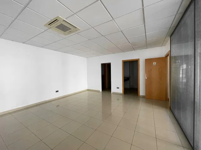 BAJO COMERCIAL EN ESQUINA EN VERA — 13