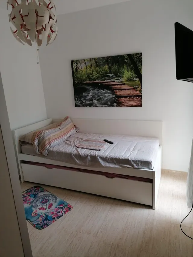 SE ALQUILA PISO  DE 2 habitaciones EN ZONA TOYO — 20
