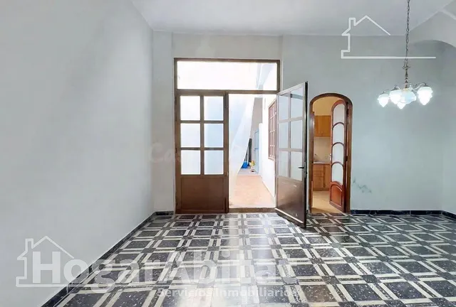 ¡Vistas a las montañas! Casa amplia y luminosa para reformar con patio y gran terraza — 4