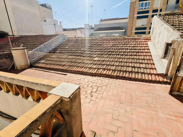 Casa de pueblo de grandes dimensiones en Guardamar pueblo. — 20