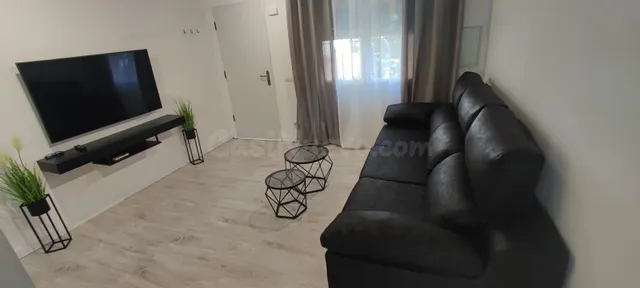 CASA EN EXCLUSIVA JUNTO AVENIDA DE CADIZ!! - foto 5