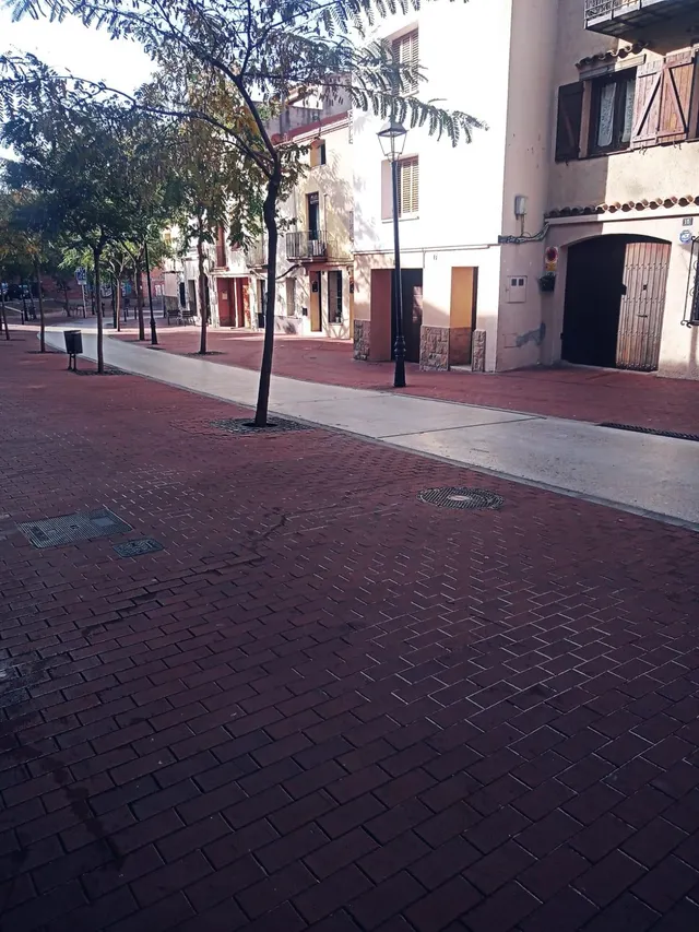 PLAZA DE APARCAMIENTO — 5