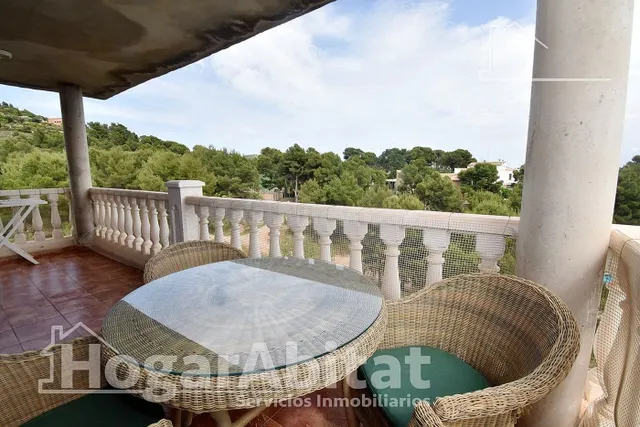 CHALET SEMINUEVO CON GARAJE, PISCINA Y AMPLIA PARCELA — 3