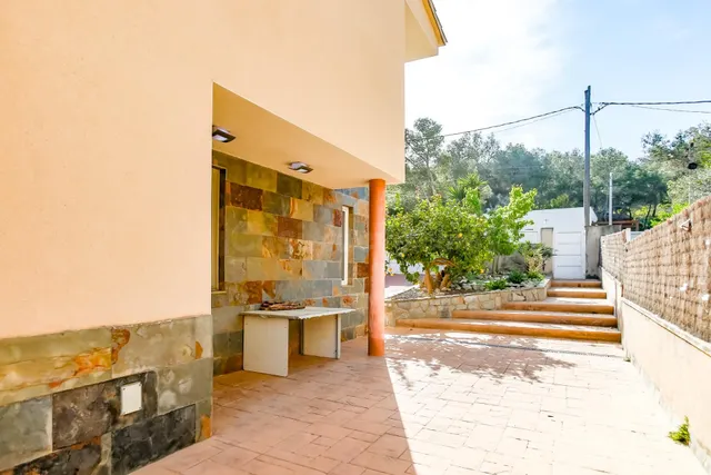 CASA ADOSADA CON PISCINA PRIVADA EN CANYELLES URBANIZACION L - foto 3