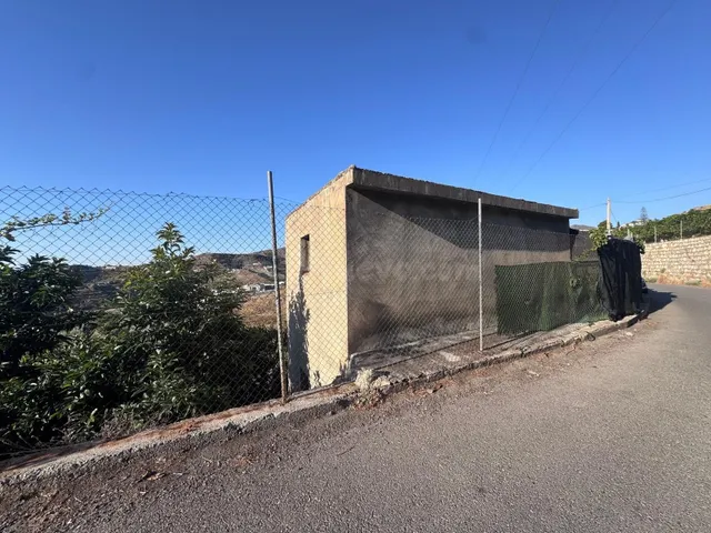 Oportunidad única en Molvízar! Finca rústica con casa de 70 