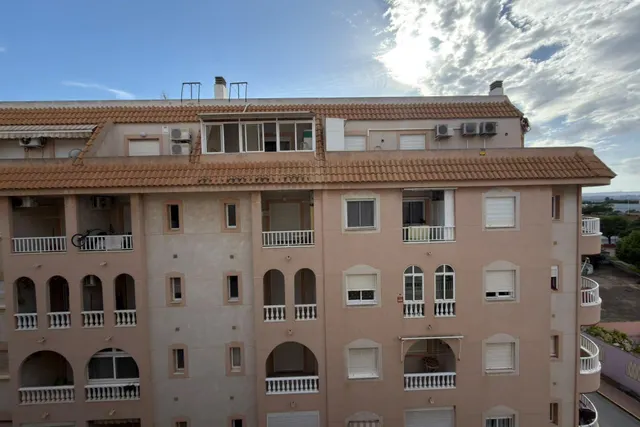 FABULOSO APARTAMENTO CON PISCINA COMUNITARIA, IDÓNEO COMO VACACIONAL — 32