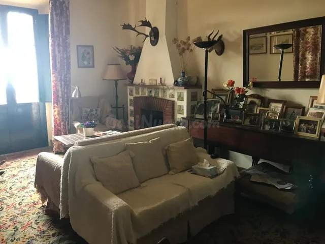 Se vende casa señorial con terreno - foto 4