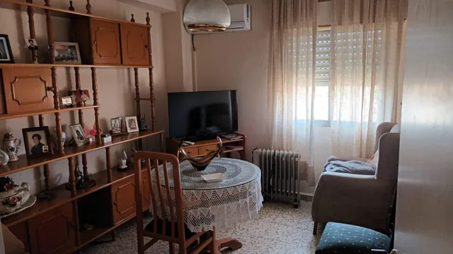 Amplio piso de 3 dormitorios con terraza, vistas despejadas y ascensor en cruz del humilladero — 17