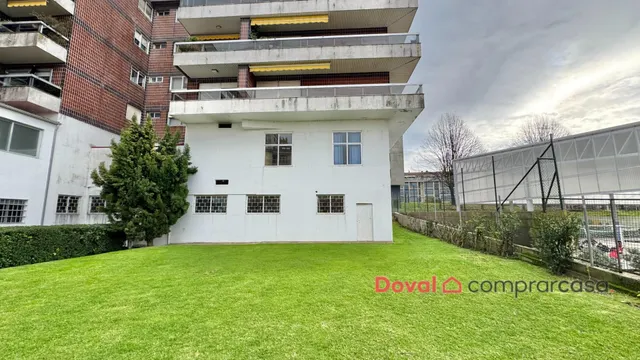 Amplio local comercial en zona Hispanidad – 359 m2, luminoso y con acceso para vehículos — 7