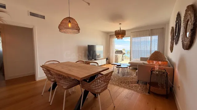 Apartamento con terraza y espectaculares vistas al mar en Mi - foto 3