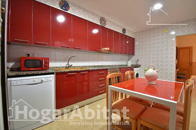 CASA CON TERRAZA Y VISTAS DESPEJADAS A LA MONTAÑA — 29