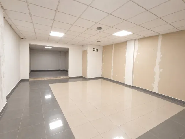 ¡CASA CON LOCAL COMERCIAL, VIVIENDA Y TERRAZAS! TODO EN UNO - foto 5