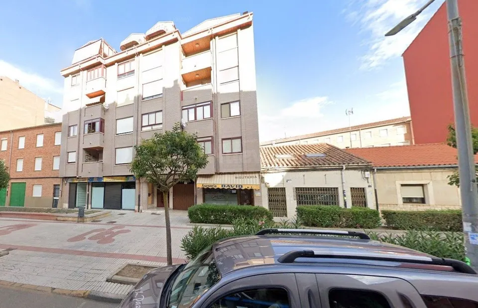 Venta de piso + trastero en Maragatos Benavente (Zamora)