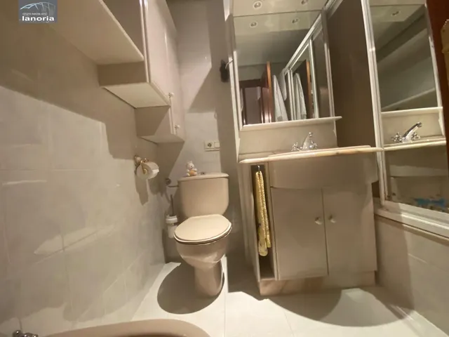 Grupo la Noria VENDE amplio piso SIN ascensor. 4 hab, 2 Baños. Completamente AMUEBLADO y EQUIPADO. — 13