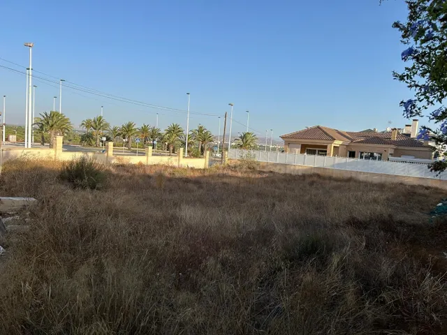 PARCELA URBANA EN ESQUINA ARENALES DEL SOL - foto 4