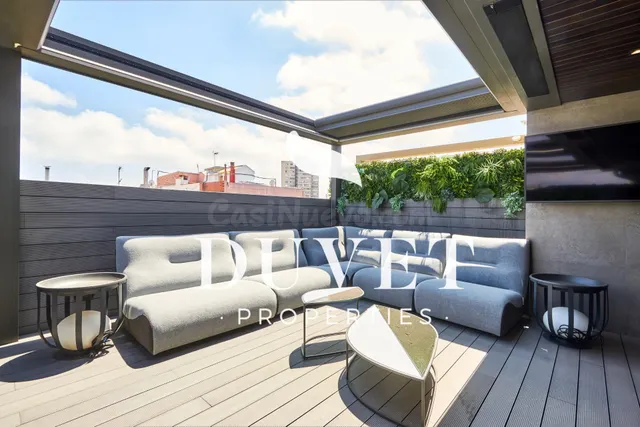 SORPRENDENTE ATICO DUPLEX EN L'EIXAMPLE