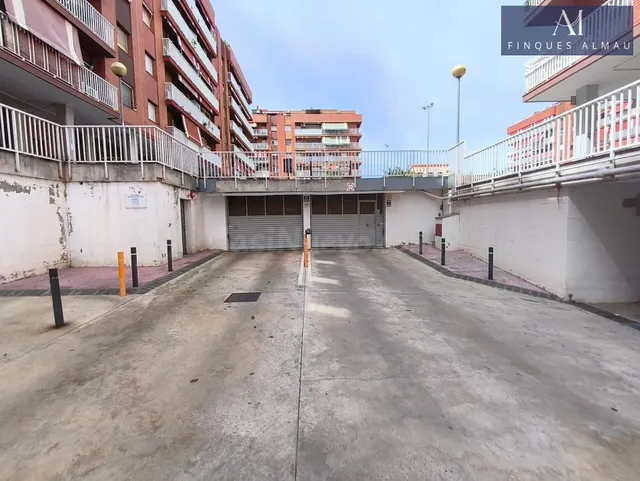 Oportunidad de Inversión: Parking en primera planta en el Ce - foto 5