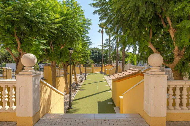 Residencia Denia Plaza. Amplio ático dúplex en venta en el centro de Denia. — 28