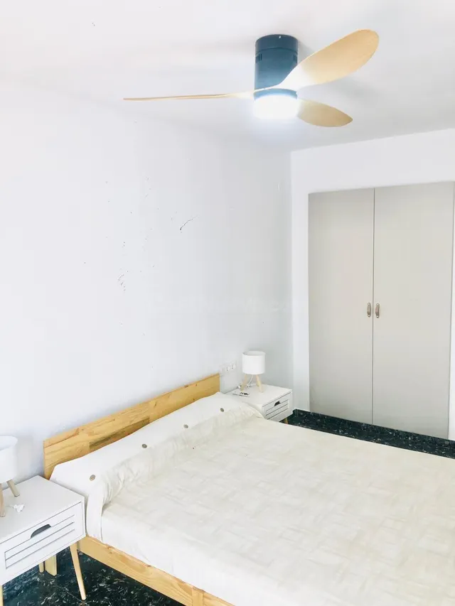 Piso reformado y amueblado 4+2 con terraza en La Roqueta — 13