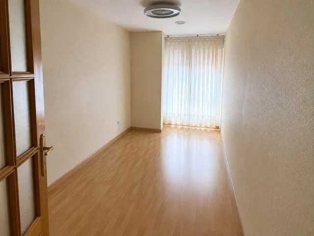 Espectacular piso de 144 m2 en jardines de medina, Almería — 13