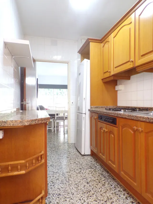 PISO EN ALQUILER DE CUATRO DORMITORIOS SEMIAMUEBLADO — 11