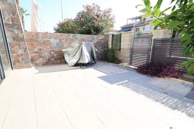 Moderno pareado en venta en Oasis Hill, Lomas de Cabo Roig – - foto 3