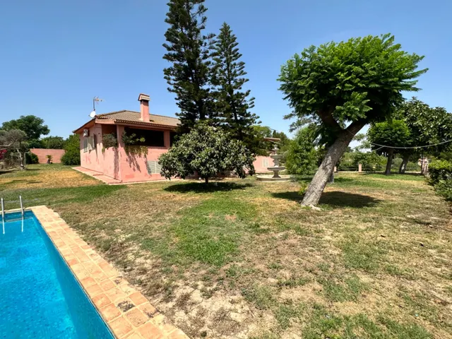 Exclusiva finca rústica con chalet independiente en la carretera Coria del Río - Palomares — 30