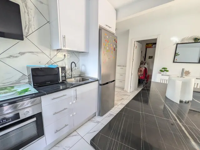 CHALET CON PISCINA EN URBANIZACIÓN — 15