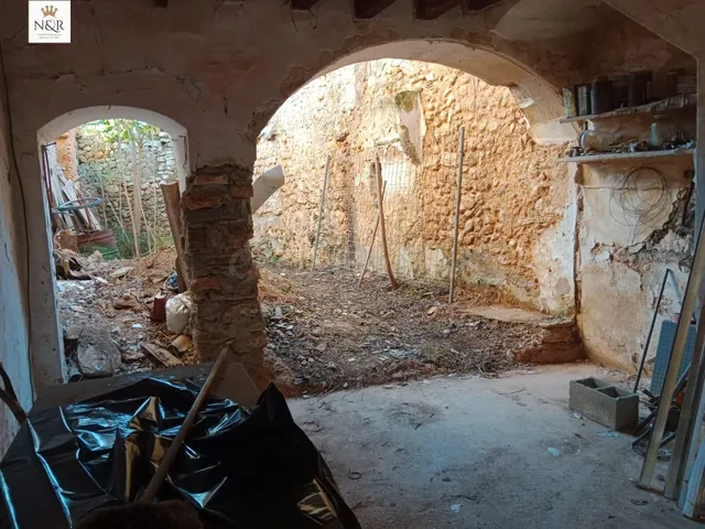 CASA A REFORMAR CON JARDÍN - foto 3