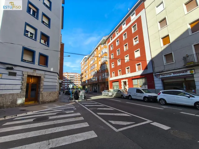 PLAZA DE GARAJE EN CALLE ERREKATXIKI - MUY CERCA AVENIDA SAN - foto 2