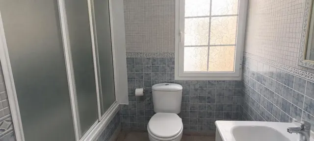 AMPLITUD Y COMODIDAD EN PLENO CENTRO DE LA LÍNEA, JUNTO A LA VELADA — 8