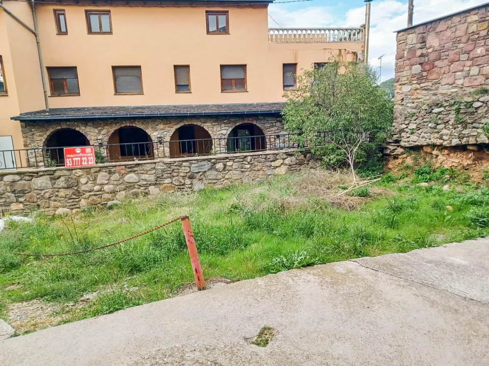 Parcela en venta en Pla de Sant Tirs – a 10 minutos de La Seu d’Urgell