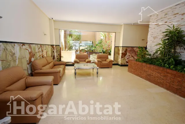 Acogedor en residencial con piscina, garaje y terraza, todo amueblado — 40