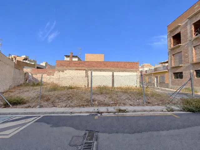 SOLAR PLURIFAMILIAR EN PADRE DAMIAN - MOTRIL — 3