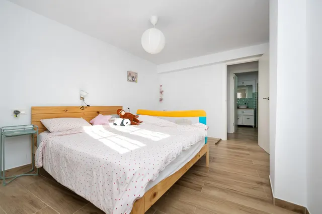 ¡Tu hogar soñado te espera en esta espectacular casa reformada! — 22