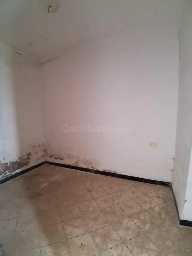 Terreno con Proyecto de Obra Nueva y Licencia - foto 3