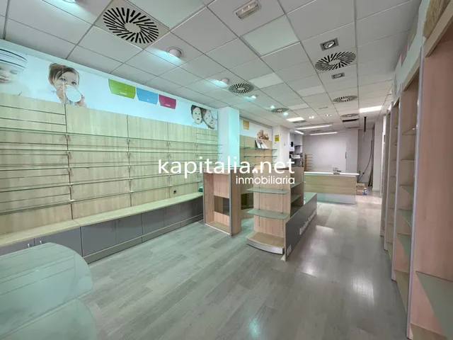 LOCAL EN CALLE PRINCIPAL DE ONTINYENT EN ALQUILER — 3