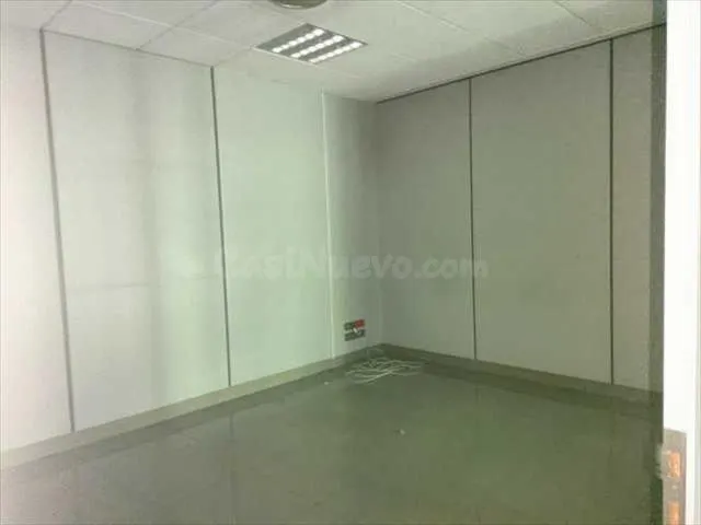 Amplio local comercial en venta en Bulevar de El Ejido - foto 4