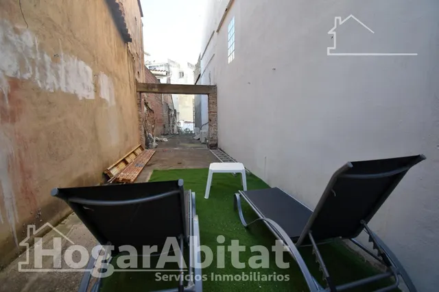 REFORMADO Y AMPLIO CON TECHOS ALTOS, PISCINA Y MUCHO ESTILO ¡TE ENCANTARÁ! — 26