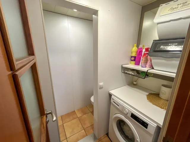 Chalet esquinero con apartamento independiente y piscina en Sant Pere de Ribes — 25