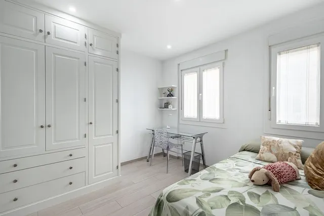PISO COMPLETAMENTE REFORMADO EN CALLE RECOGIDAS — 24
